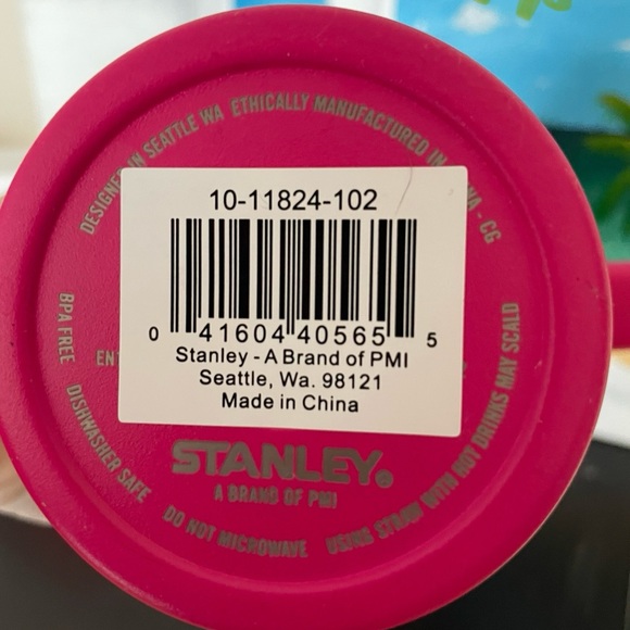 Stanley Quencher H2.0 Tumbler-Cosmic Pink - Picture 3 of 6